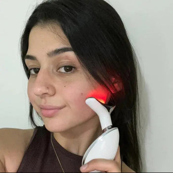 Appareil de massage facial de beauté, appareil facial à micro-courant de beauté ondulé 7 couleurs contre l'acné pour le raffermissement de la peau du visage et du cou,